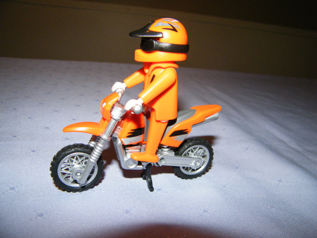 Playmobil motocross orange dans Jouets et jeux  à Laval/Rive Nord - Image 3