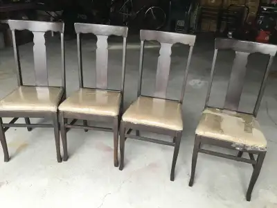 Chaises variées, View more