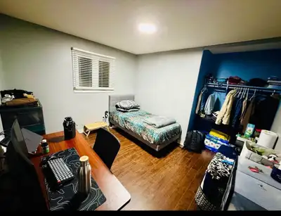 Private room for rent. Parking available
