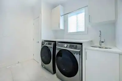 Beautiful basement for Rent – Move-In Ready! Spacious and well-maintained basement available for ren...