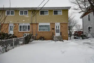 Home/Rooms available for rent
