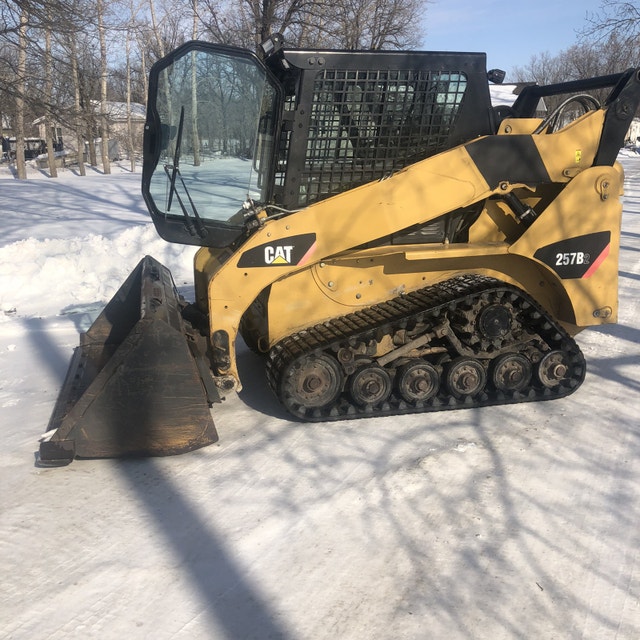 2006 Cat 257B 2 Multiterrain Skid steer Heavy Equipment Winnipeg