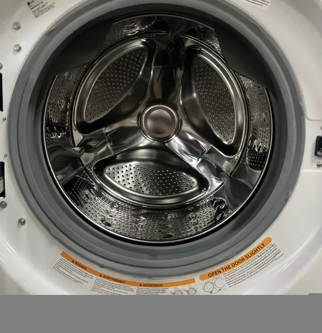 SALE! Stackable Set “LG” Washer/Dryer H39/W27/D29 in Washers & Dryers in City of Toronto - Image 5