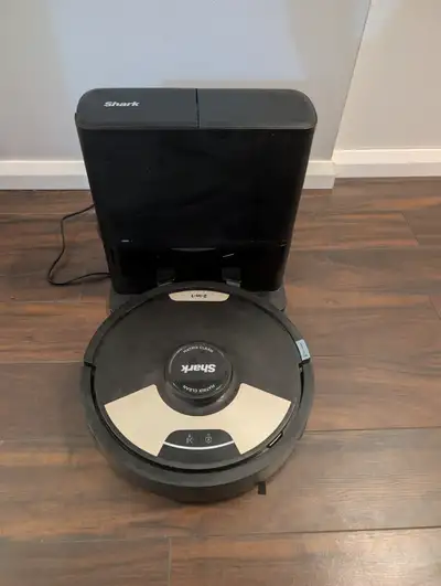 SharkMatrix Plus 2-in-1 Robot Vacuum & Mop / Excellent Condition, View more