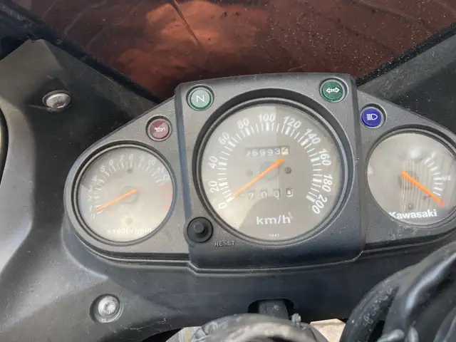 2009 kawaski ninja 250cc in Sport Bikes in Ottawa - Image 7