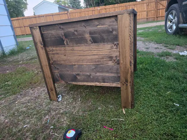 New hand crafted cedar planter box63234474825345123