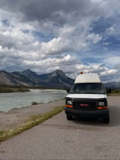 Caravel is now on sale ! We present you our beautiful van It’s a GMC Savana 3500 from 2006, V8 6L mo...