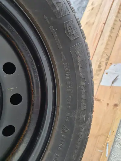 4 Winter tires on rims 215/65 R16