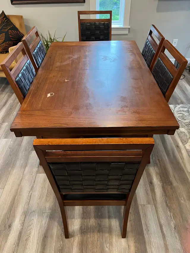 dinning table in Dining Tables & Sets in Bedford - Image 7
