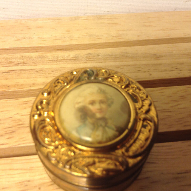 Antique  Snuff Box Miniature  Portraits in Arts & Collectibles in Vancouver - Image 3