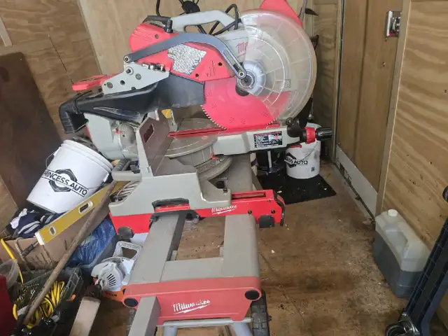 Heavy Duty compound mitre saw with extendable sliding table in Power Tools in Bedford - Image 3