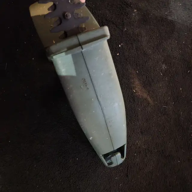 13'' hedge trimmer black & decker green in Lawnmowers & Leaf Blowers in Oakville / Halton Region - Image 8