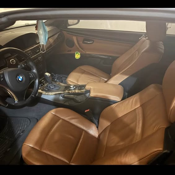 2008 BMW 335I Convertible in Cars & Trucks in St. Catharines - Image 2