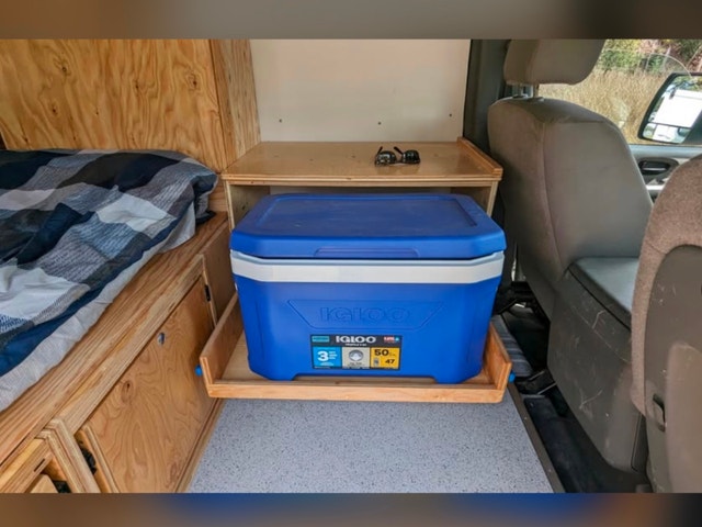 2012 Nissan NV 2500 converted camper van — photo 5