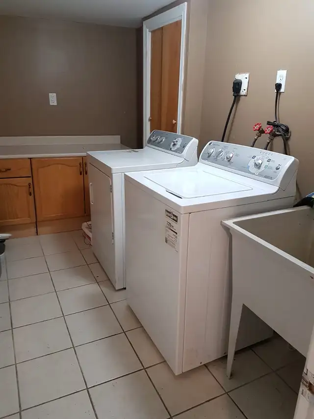 One Bedroom Basement Apartment Brampton Airport Rd / Sandalwood