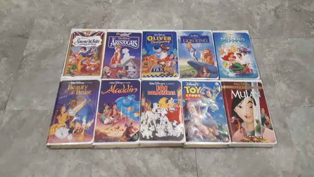 VHS Walt Disney Tapes Cassette For Kids in Arts & Collectibles in Ottawa - Image 3