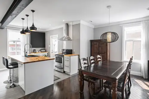 Montréal-Est | Appartement 2 000 pi² | 2 étages | Vue sur le fleuve | 2 350 $/mois Appartement excep...