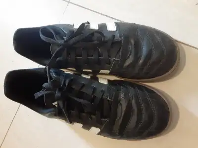 Addidas kid shoes size 5.5, View more