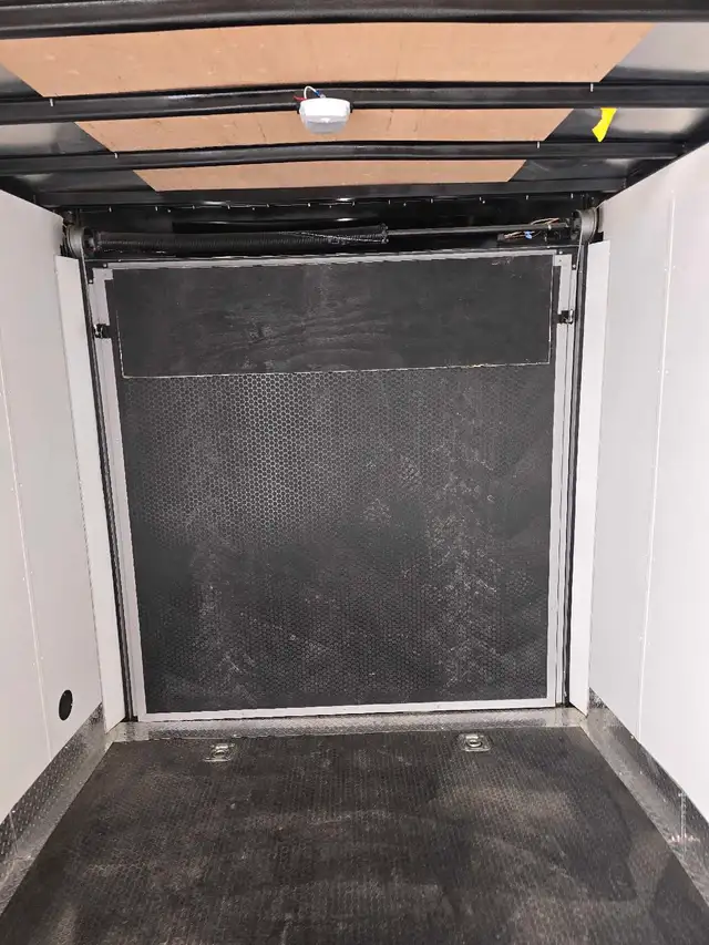 2022 cargo trailer like new , 20 ft build by united trailers in Cargo & Utility Trailers in Meadow Lake - Image 8
