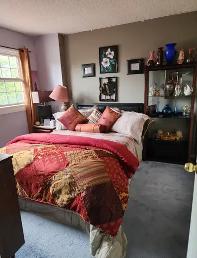 Harmony/Rossland Upper level Room for rent in quiet neighbourhood. 10 minutes drive to Durham Colleg...