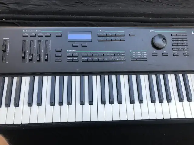 vintage keyboard equipment in Pianos & Keyboards in Edmonton - Image 3