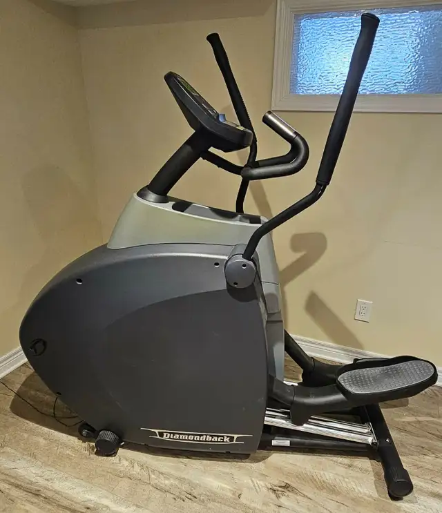 Diamondback 950Ef elliptical trainer in Exercise Equipment in Ottawa - Image 2