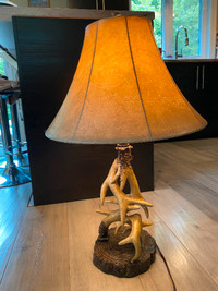 Lampe de table, lampe de salon fausse corne de chevreuils