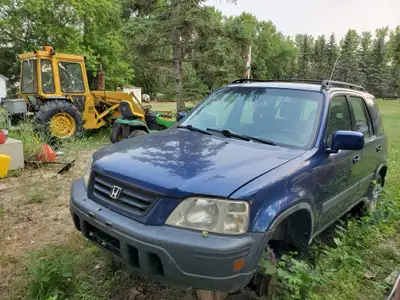 1st gen CRV parts car. Salvageable title. No idea what the deal is with the salvageable status. I bo...