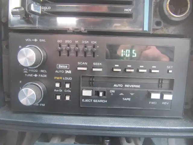 AC Delco Model 16050353 AM FM Cassette Stereo Equalizer Cir 1987 in Arts & Collectibles in Mississauga / Peel Region - Image 11