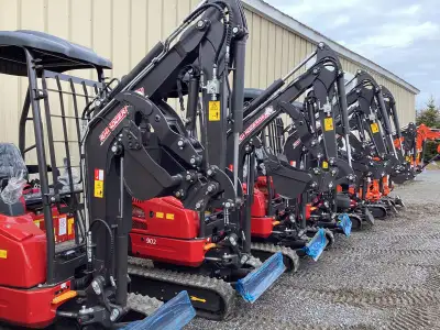 Rhinoceros excavators in the under 2 1/2 ton series. 23 hp Kubota diesel 902 commercial 2100 RPM eng...