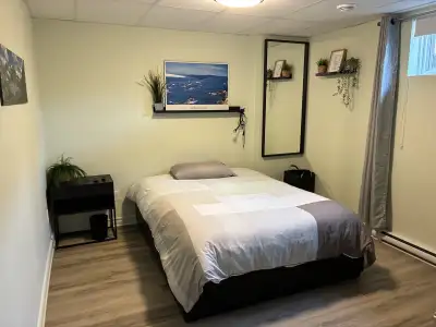 Chambre à louer au sous-sol d’un joli bungalow situé dans un quartier résidentiel de la Rive-Sud de...