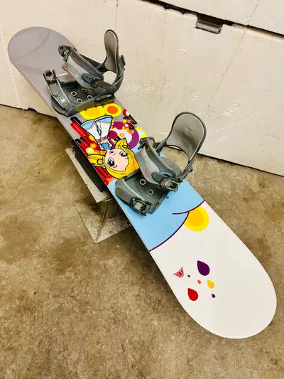 Mole snowboard 132 cm with Sims small bindings, View more