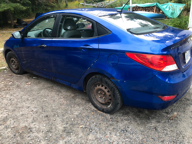 Hyundai Accent 2012 (manual). in Cars & Trucks in Muskoka - Image 2