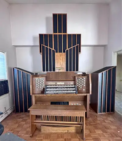 A GREAT INSTRUMENT THIS JOHANNUS OPUS 330!, View more