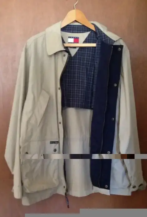 Tommy Hilfiger Mens Spring / Fall Coat ~ Size Large in Men's in Winnipeg - Image 4