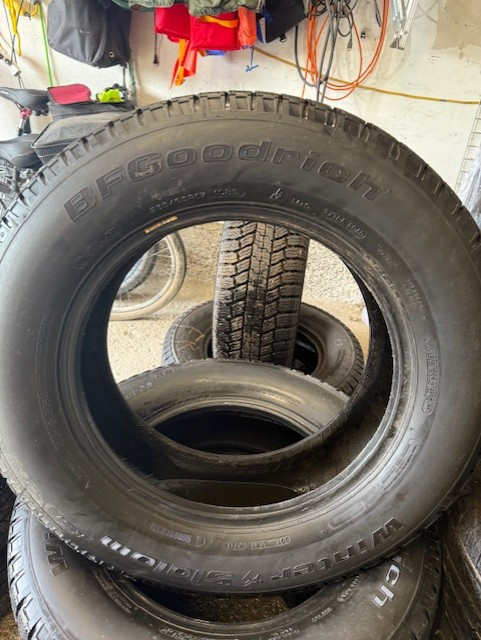 4 GOODRICH SUV 255/65R17 WINTER TIRES PH ROLAND 613 407-9500 in Tires & Rims in Ottawa