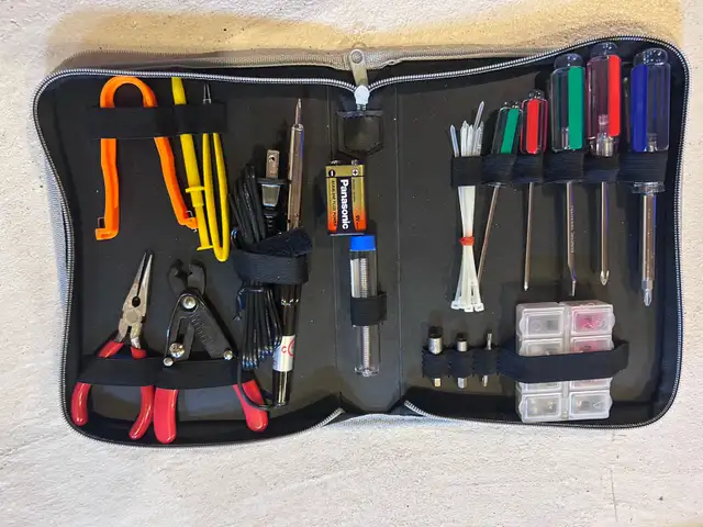 Brand New Computer / Electrical tool kit in Hand Tools in Mississauga / Peel Region - Image 2