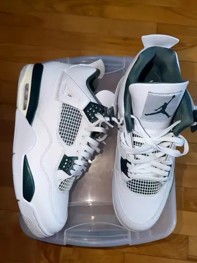 Jordan 4 size 13 pine green, View more