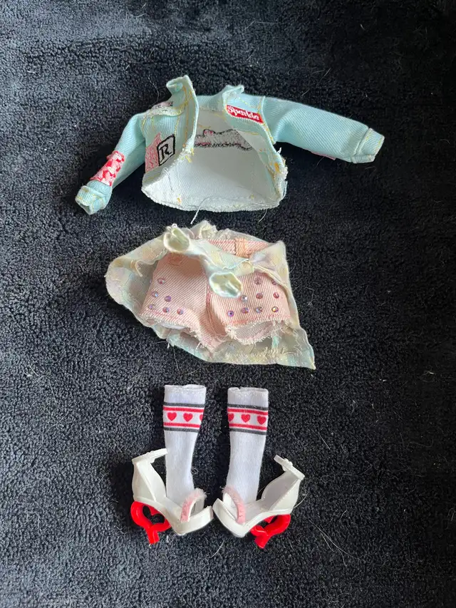 Rainbow high doll (Pink) in Toys & Games in Oshawa / Durham Region - Image 4