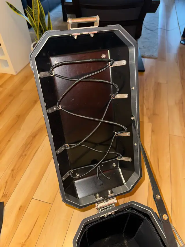 Unit Garage Aluminium Paniers in Motorcycle Parts & Accessories in Edmonton - Image 8