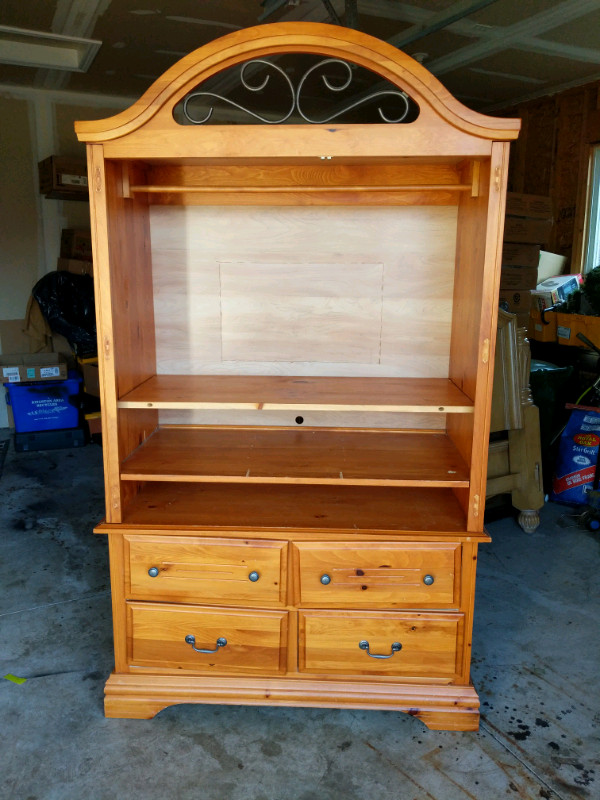 Dresser and tv stand | Bookcases & Shelving Units | Belleville | Kijiji