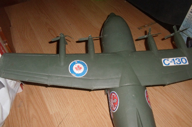 AIRPLINE   ARMY  OLD 24 INCH LENGT; MANY  PHOTOS in Arts & Collectibles in Saskatoon - Image 2