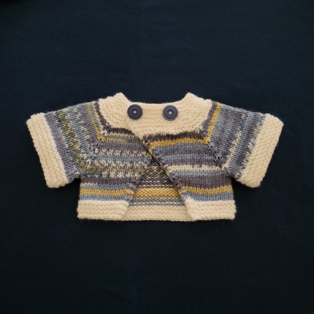 Short-sleeved cropped cardigan (shrug) - BABY - size 3-6M (NEW) in Clothing - 3-6 Months in Ottawa