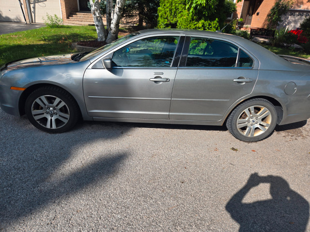 2009 Ford Fusion Silver FWD in Cars & Trucks in Barrie - Image 2