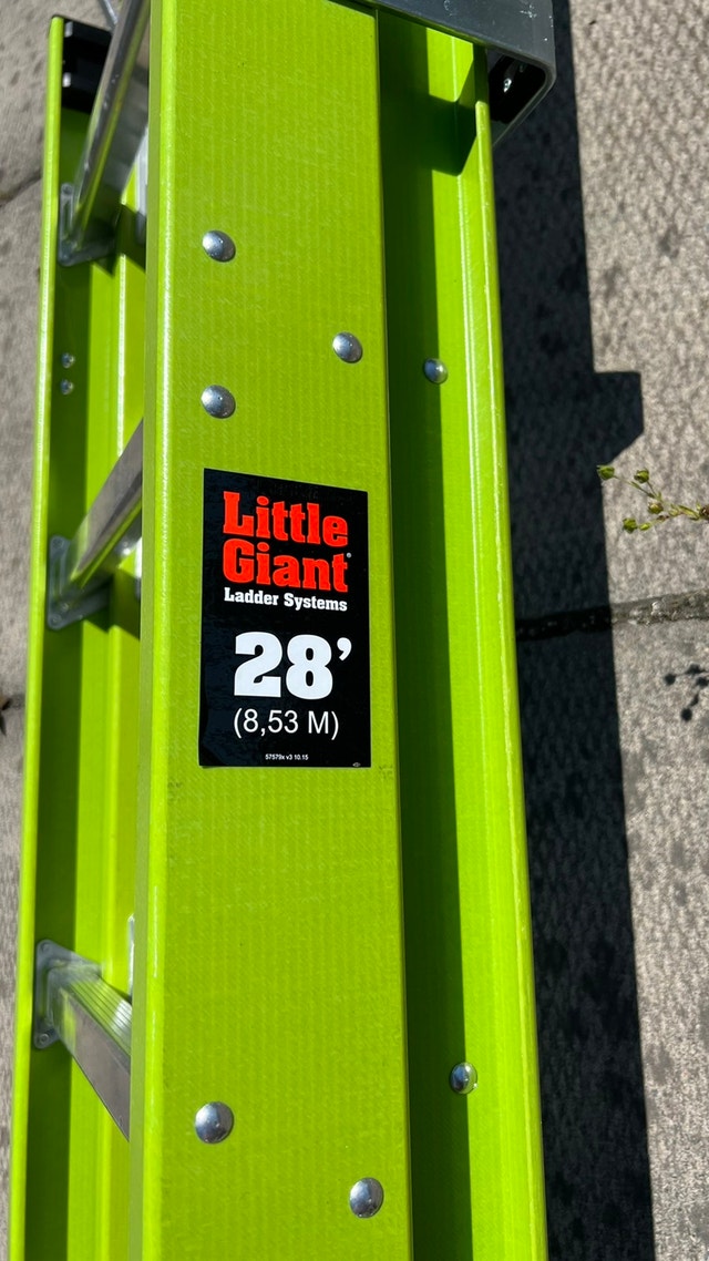 *Reduced* 28’ Fiberglass Specialized Extension Ladder Ladders