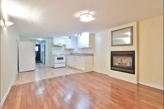 1 Bed 1 Bath Basement apartment Near Leslieville