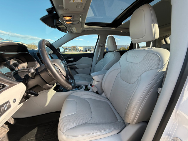 JEEP CHEROKEE LIMITED NO ACCIDENTS LIKE NEW in Cars & Trucks in Kelowna - Image 3