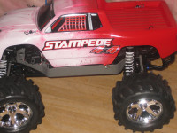 RC TRAXXAS STAMPEDE 4WD TRUCK
