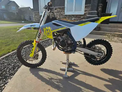 Looking to sell my 2023 Husqvarna TC85. Bike is well maintained,clean and ready to ride !!