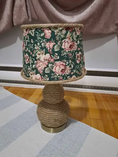 Belle Lampe UNIQUE de bureau, View more